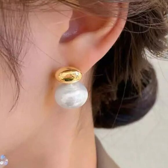 NEW Ralph Lauren gold pearl "bean earrings - Picture 1 of 5